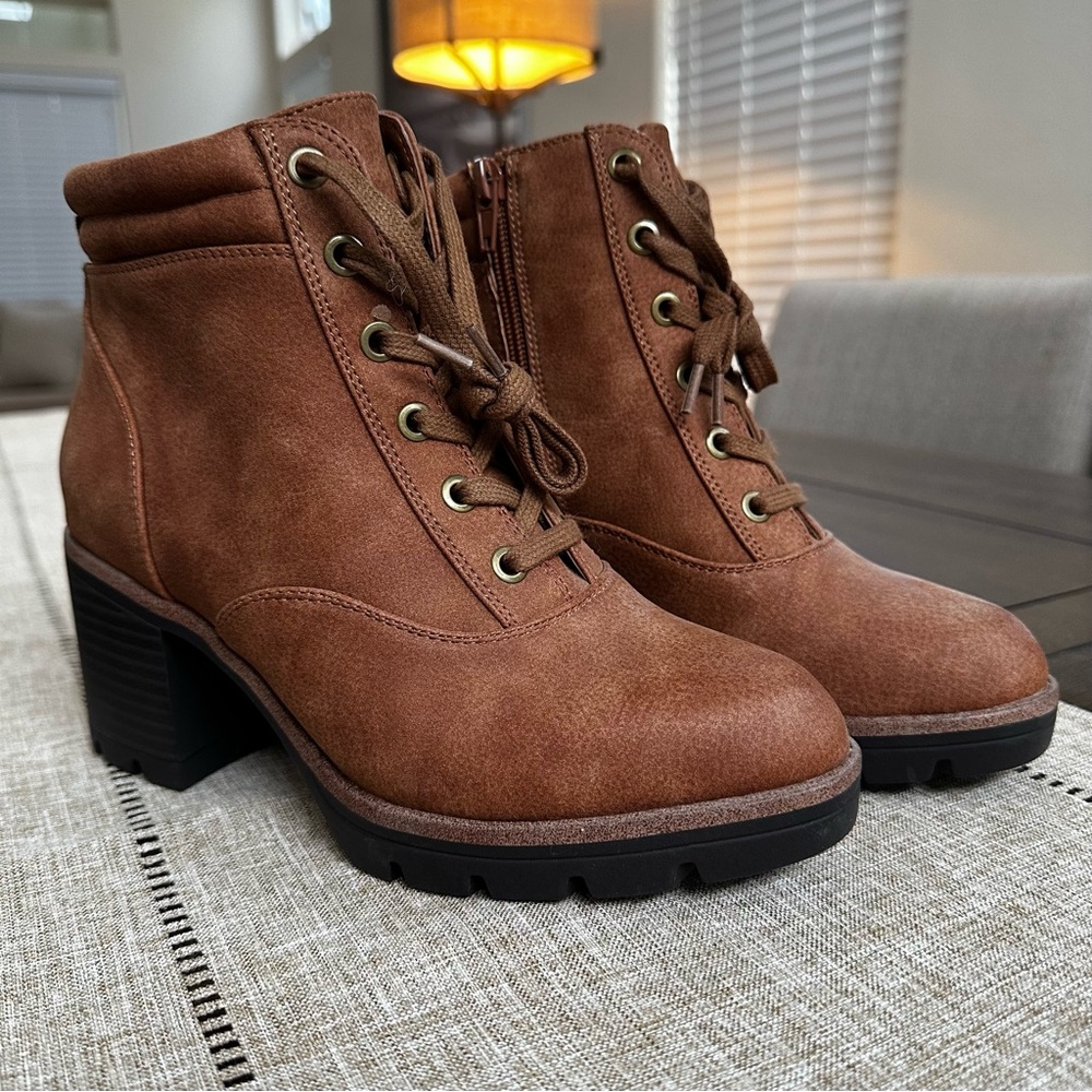 Naturalizer Brown Lace-Up Block Heel Ankle Boots